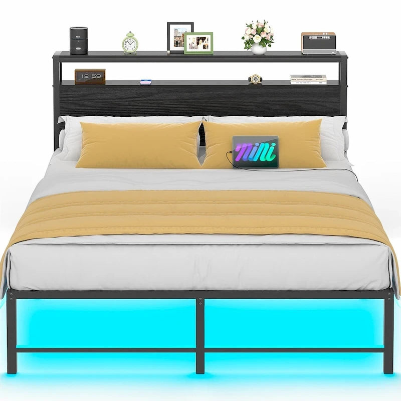 Telaio letto con testiera, Letto a piattaforma in metallo con luci LED e stazione di ricarica