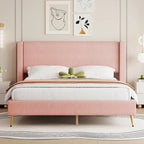 Letto queen-size con piattaforma in velluto a coste e testiera trapuntata
