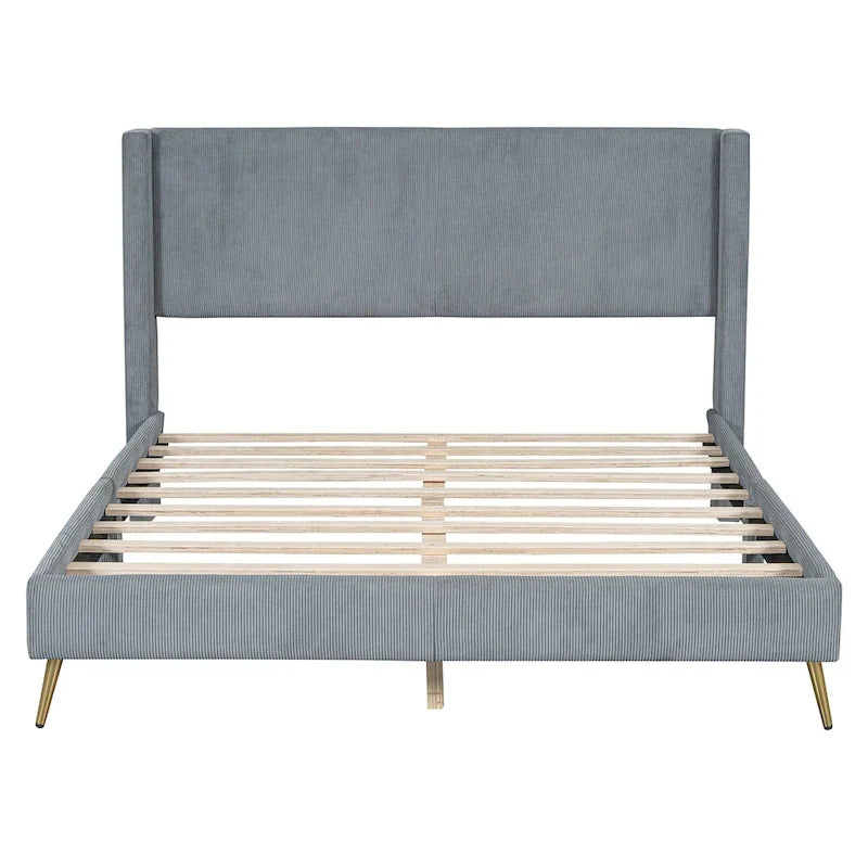 Letto queen-size con piattaforma in velluto a coste e testiera trapuntata