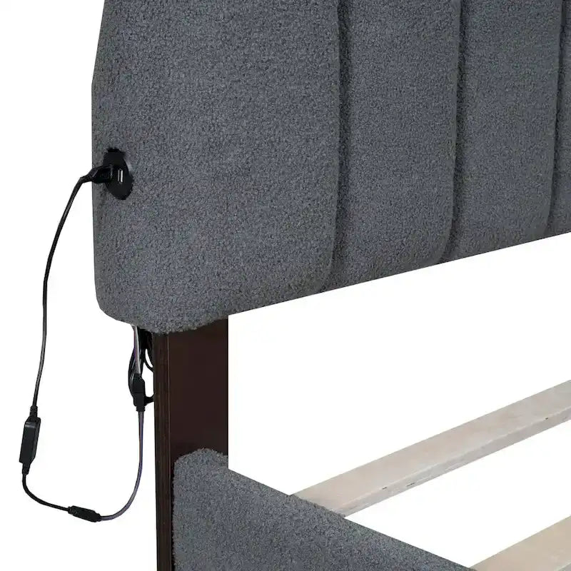 Letto a piattaforma imbottito queen-size con cassetto