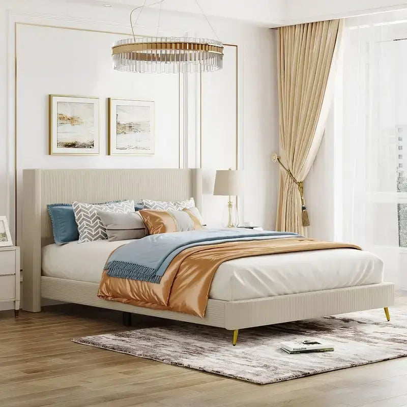 Elegante letto a piattaforma in legno imbottito con testiera imbottita