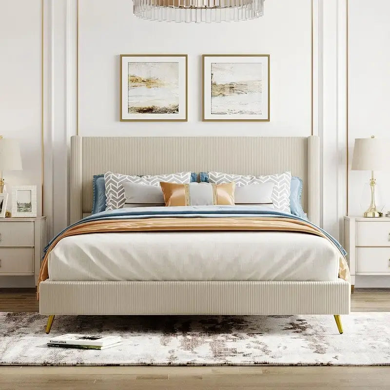 Elegante letto a piattaforma in legno imbottito con testiera imbottita