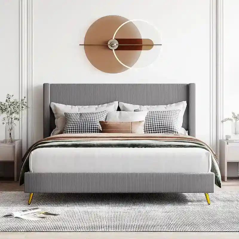 Elegante letto a piattaforma in legno imbottito con testiera imbottita