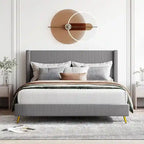 Elegante letto a piattaforma in legno imbottito con testiera imbottita