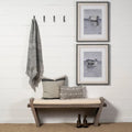 Panca da ingresso imbottita in tessuto crema con struttura in legno marrone 58x15x20
