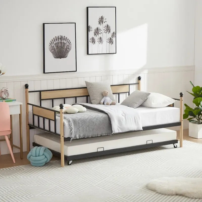 Divano Letto con Struttura in Metallo e Letto Estraibile