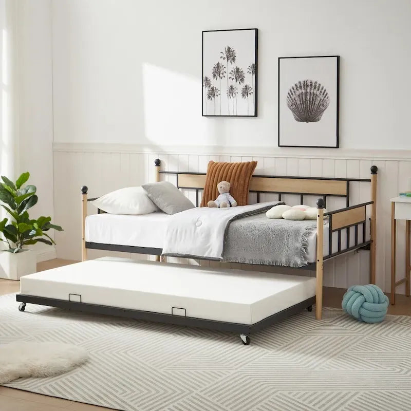 Divano Letto con Struttura in Metallo e Letto Estraibile