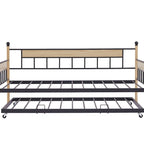Divano Letto con Struttura in Metallo e Letto Estraibile