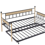 Divano Letto con Struttura in Metallo e Letto Estraibile