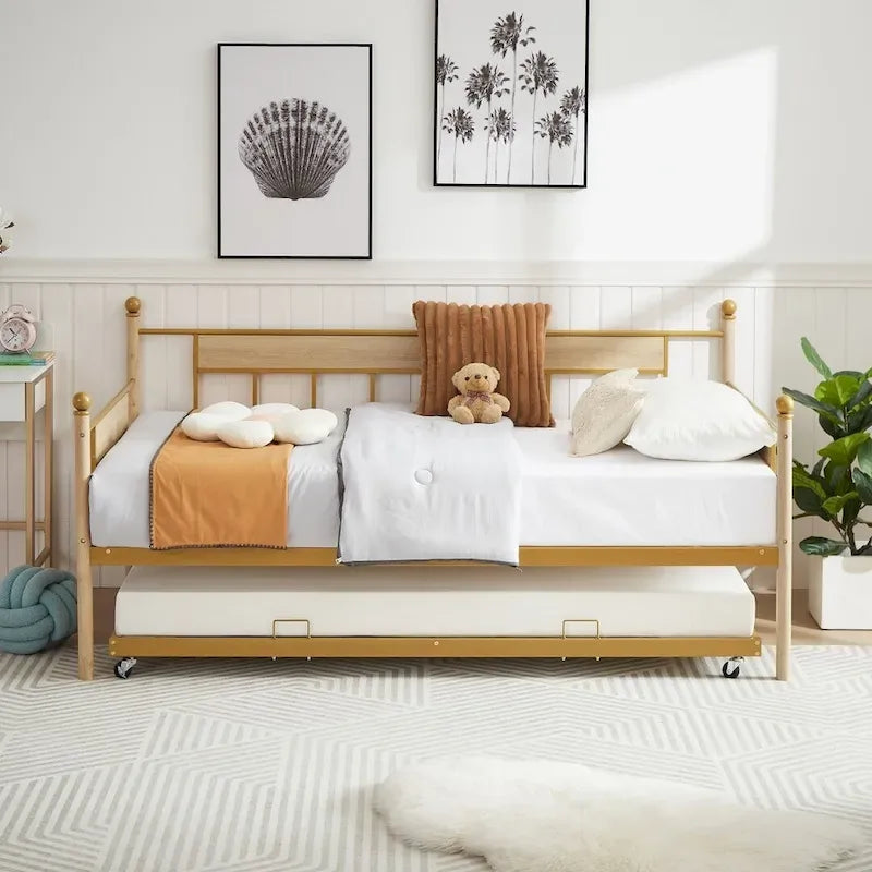 Divano Letto con Struttura in Metallo e Letto Estraibile
