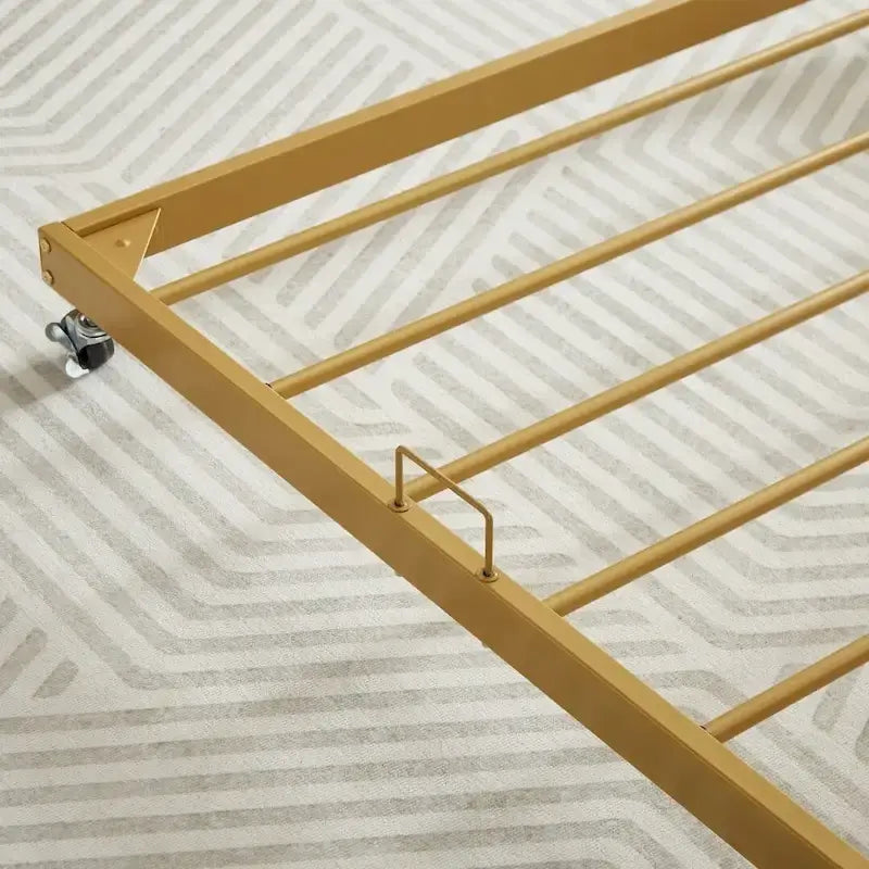 Divano Letto con Struttura in Metallo e Letto Estraibile
